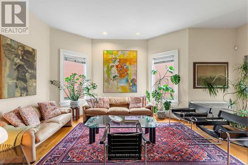 105 Roxborough Street E, Toronto, ON 