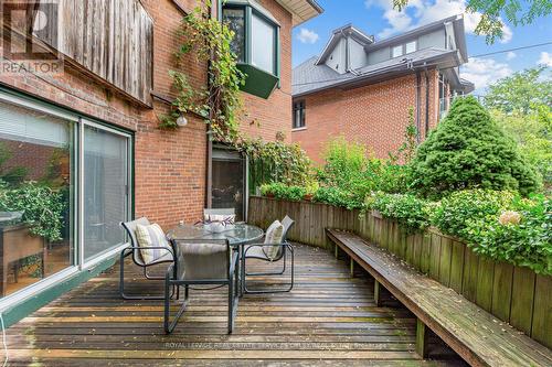 105 Roxborough Street E, Toronto, ON 