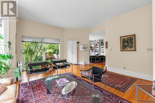 105 Roxborough Street E, Toronto, ON 