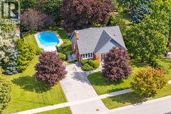 33 THE STRAND Avenue Brantford, ON N3R 1Z2