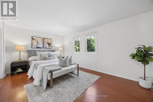 32 Valley Centre Drive, Toronto, ON 