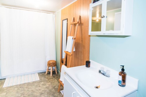 Bathroom - 14 Route 132 E., Saint-Denis-De La Bouteillerie, QC 