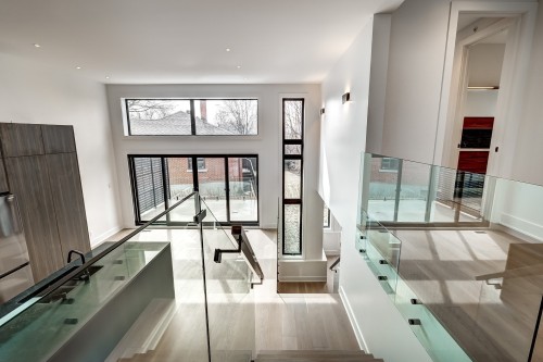Escalier - 5826 Av. Palmer, Côte-Saint-Luc, QC 