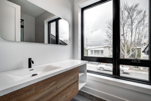 Salle de bains - 5826 Av. Palmer, Côte-Saint-Luc, QC 