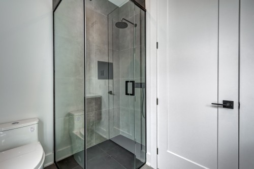 Salle de bains - 5826 Av. Palmer, Côte-Saint-Luc, QC 