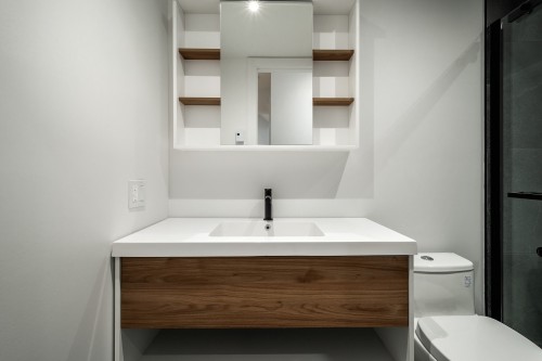 Salle de bains - 5826 Av. Palmer, Côte-Saint-Luc, QC 