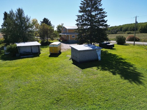 Courtyard - 420 Ch. Des 7E-Et-1Er-Rangs, Lorrainville, QC 