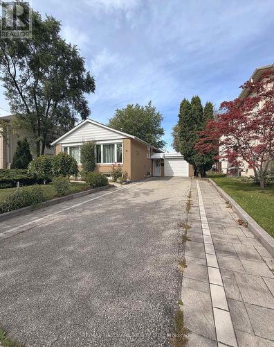 24 SABINE ROAD , Toronto, Ontario M9B 3A8 2