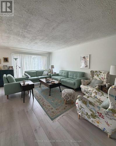 24 SABINE ROAD , Toronto, Ontario M9B 3A8 3