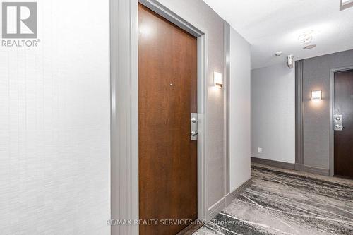 208 - 19 Avondale Avenue, Toronto, ON 