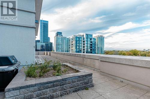 208 - 19 Avondale Avenue, Toronto, ON 