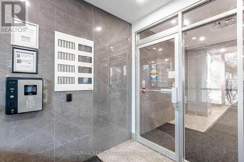 208 - 19 Avondale Avenue, Toronto, ON 