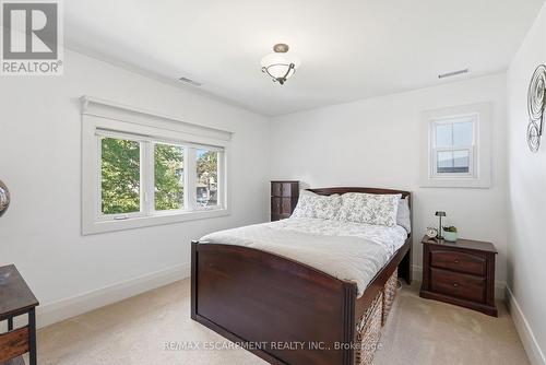 54 Cumberland Drive, Mississauga, ON 