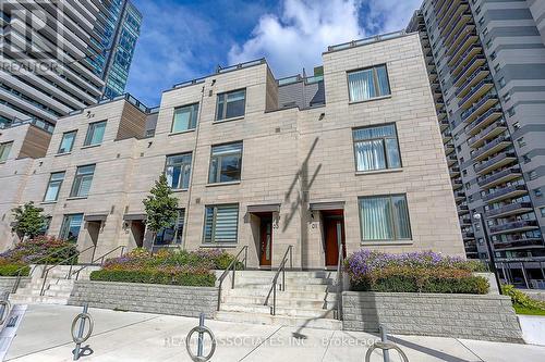 Th3 - 270 Davenport Road, Toronto, ON 
