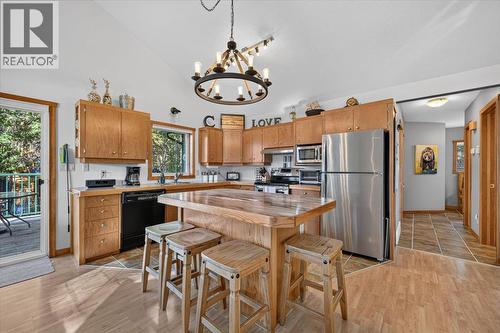 8427 Grainger Road, Canal Flats, BC 