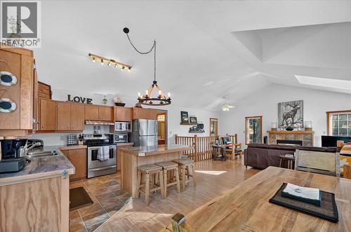 8427 Grainger Road, Canal Flats, BC 