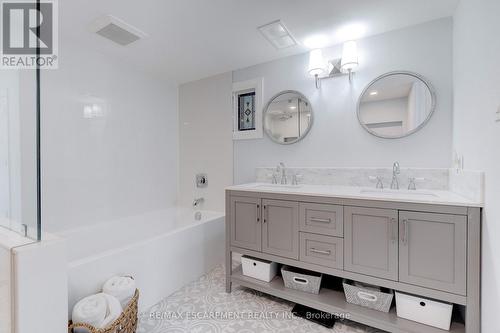 296 Kent Crescent, Burlington, ON 