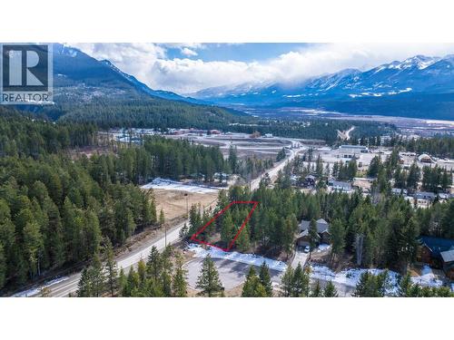 1400 Pine Drive, Golden, BC 