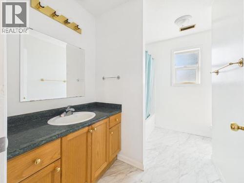 5726 Marine Ave, Powell River, BC 