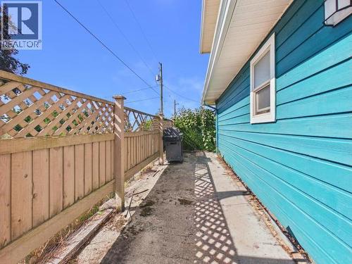 5726 Marine Ave, Powell River, BC 