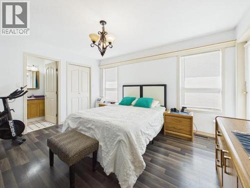 5726 Marine Ave, Powell River, BC 