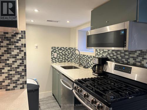 LOWER - 263 GRACE STREET , Toronto, Ontario M6G 3A7 3