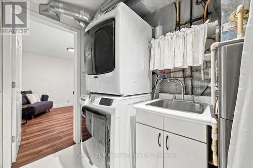 Laundry combined with Utility Room - 37 Tulip Street, Oakville (Br Bronte), ON 