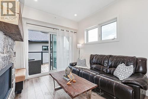 401 - 20 Beckwith Lane, Blue Mountains, ON 