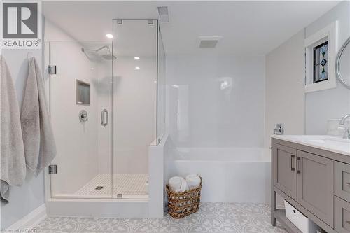 296 Kent Crescent, Burlington, ON 