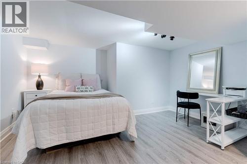 296 Kent Crescent, Burlington, ON 
