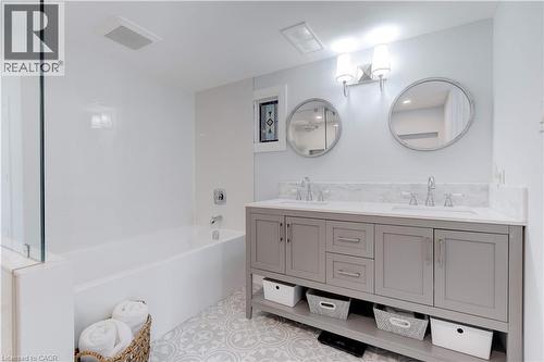 296 Kent Crescent, Burlington, ON 