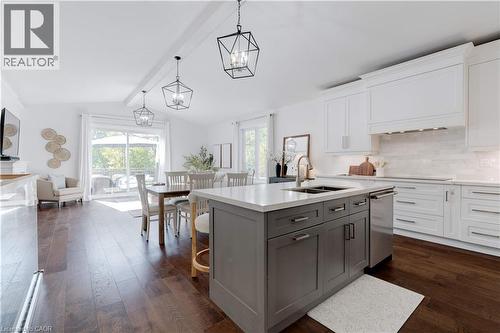 296 Kent Crescent, Burlington, ON 