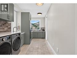 Butler's pantry with laundry - 