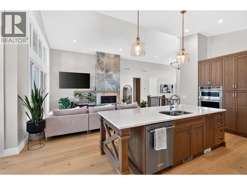 887 Loseth Drive, Kelowna, BC 