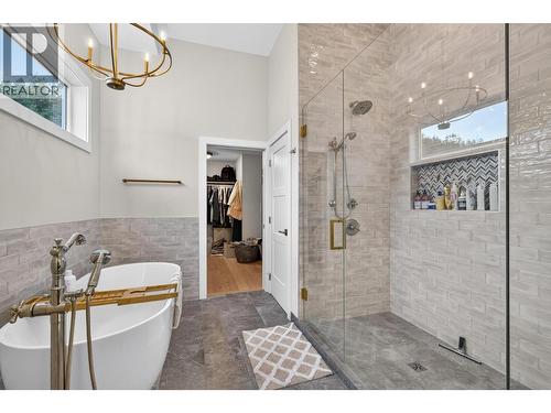 887 Loseth Drive, Kelowna, BC 