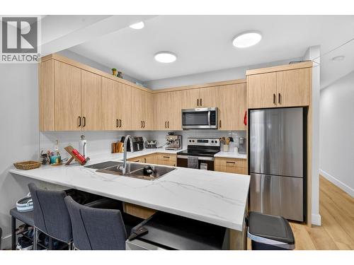 887 Loseth Drive, Kelowna, BC 