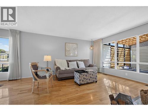 1261 Lawson Avenue, Kelowna, BC 