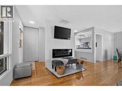1261 Lawson Avenue, Kelowna, BC 