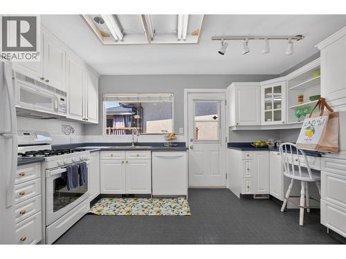 1261 Lawson Avenue, Kelowna, BC 