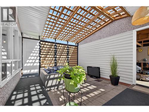 1261 Lawson Avenue, Kelowna, BC 