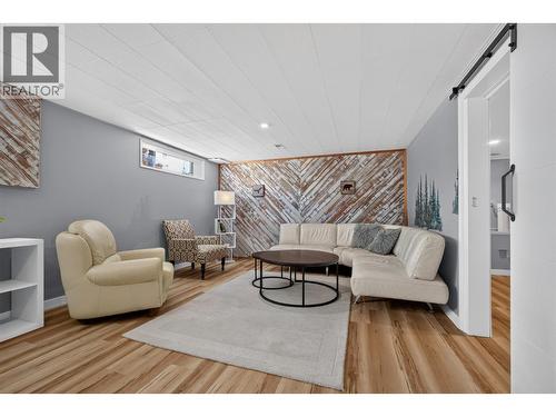 1261 Lawson Avenue, Kelowna, BC 