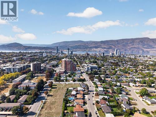 1261 Lawson Avenue, Kelowna, BC 