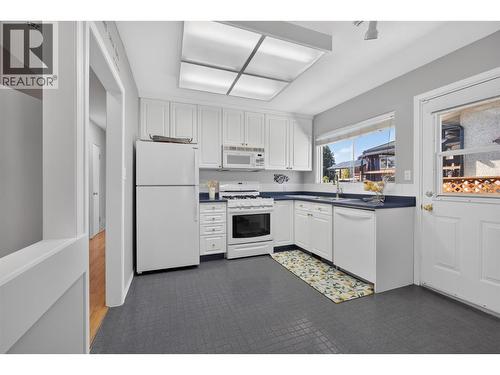 1261 Lawson Avenue, Kelowna, BC 