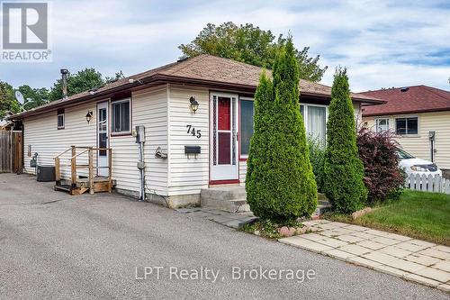 745 GRANDVIEW DRIVE  Oshawa (Donevan), ON L1H 7W5