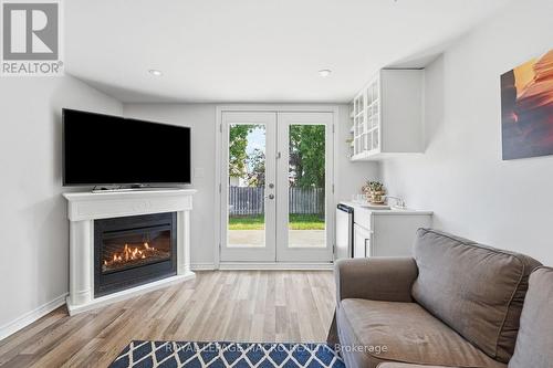 2328 Malcolm Crescent, Burlington, ON 