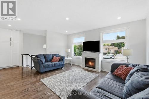 2328 Malcolm Crescent, Burlington, ON 