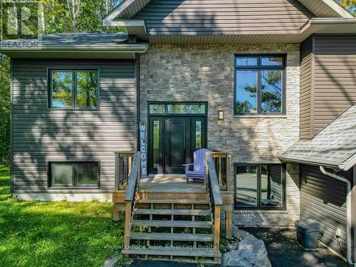 Front Entrance - 120 William Street, Parry Sound, ON 