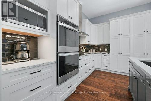Double Oven - 120 William Street, Parry Sound, ON 