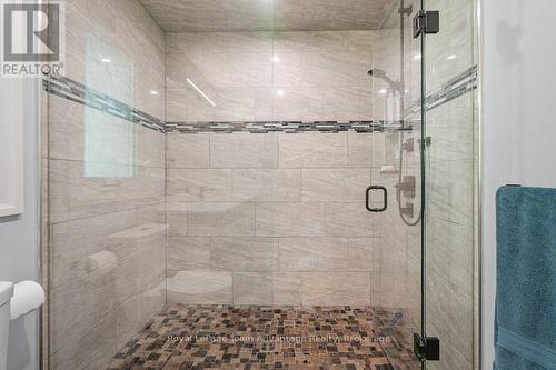 walk in shower - 120 William Street, Parry Sound, ON 