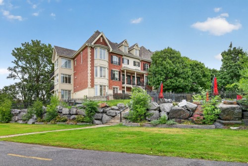 107-5730 Boul. Marie-Victorin  Brossard, QC J4W 1A4